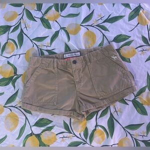 Vintage Abercrombie and Fitch low rise mini shorts - khaki size 26